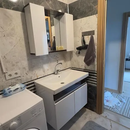 Villa Sarosun Incisi Eriklide Bahceli Muestakil *