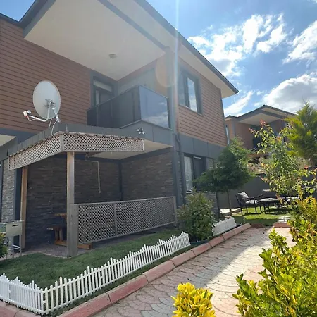 Sarosun Incisi Eriklide Bahceli Muestakil Villa