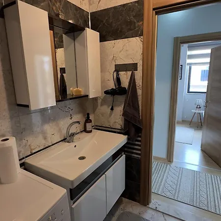 Villa Sarosun Incisi Eriklide Bahceli Muestakil *