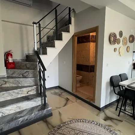 Sarosun Incisi Eriklide Bahceli Muestakil Villa *